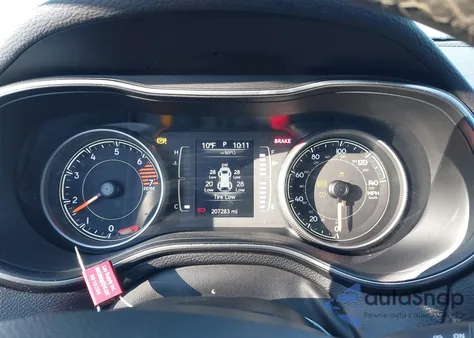 2019 Jeep Cherokee Latitude Plus 4X4 z USA, uszkodzony, nr VIN 1C4PJMLB6KD181178